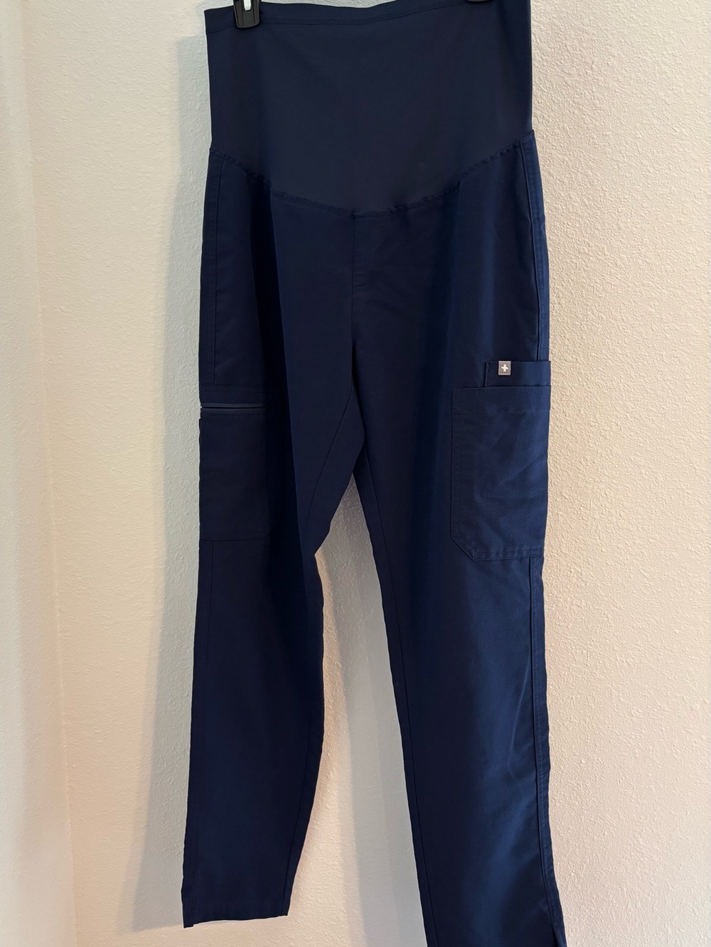 Fig’s Maternity scrubs Kade straight leg navy pants, size small, like new
